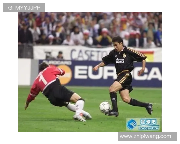 希腊足球明星布伊的传奇之路与辉煌成就回顾